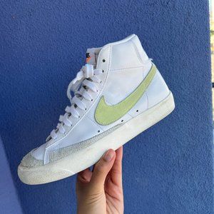 Nike Blazer Mid '77 Vintage Shoes Size 8